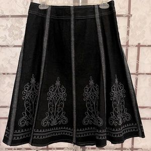 EUC - Denim & Co Dark Denim Embroderied Panel Skirt - Size 10